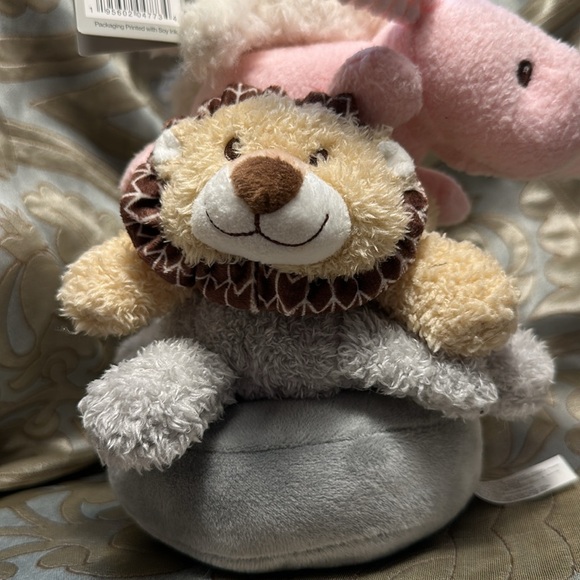 Babies Stuffed Animals Rattle Soft and precious NWT - Picture 2 of 9